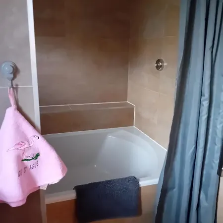 Holiday home Petit Nid Douillet *